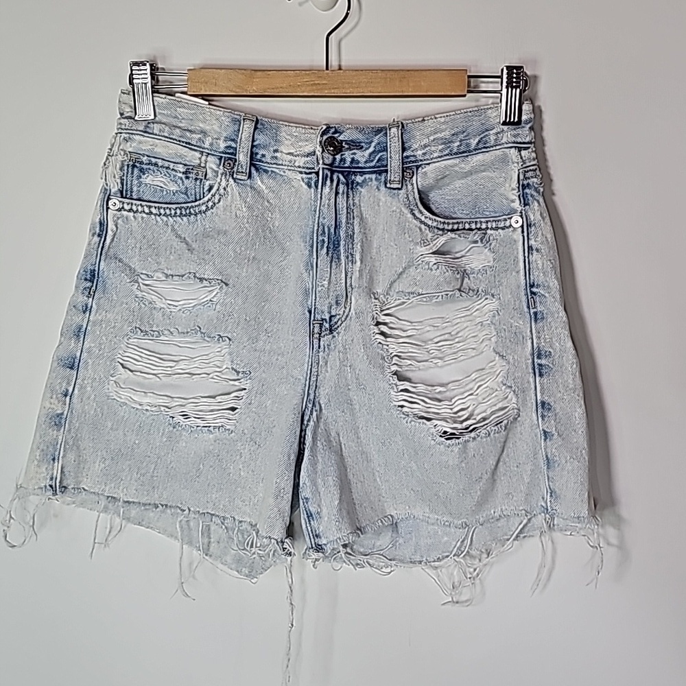 American Eagle Outfitters Light Wash Distressed Jean Shorts